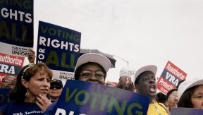 KP workers attend a voting rights rally during 2005 national agreement bargaining